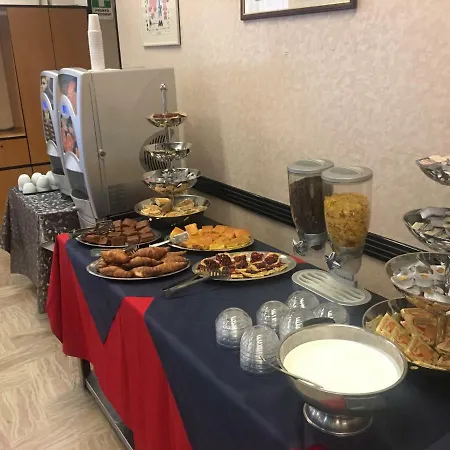 Отель Sabbia D'oro 2*